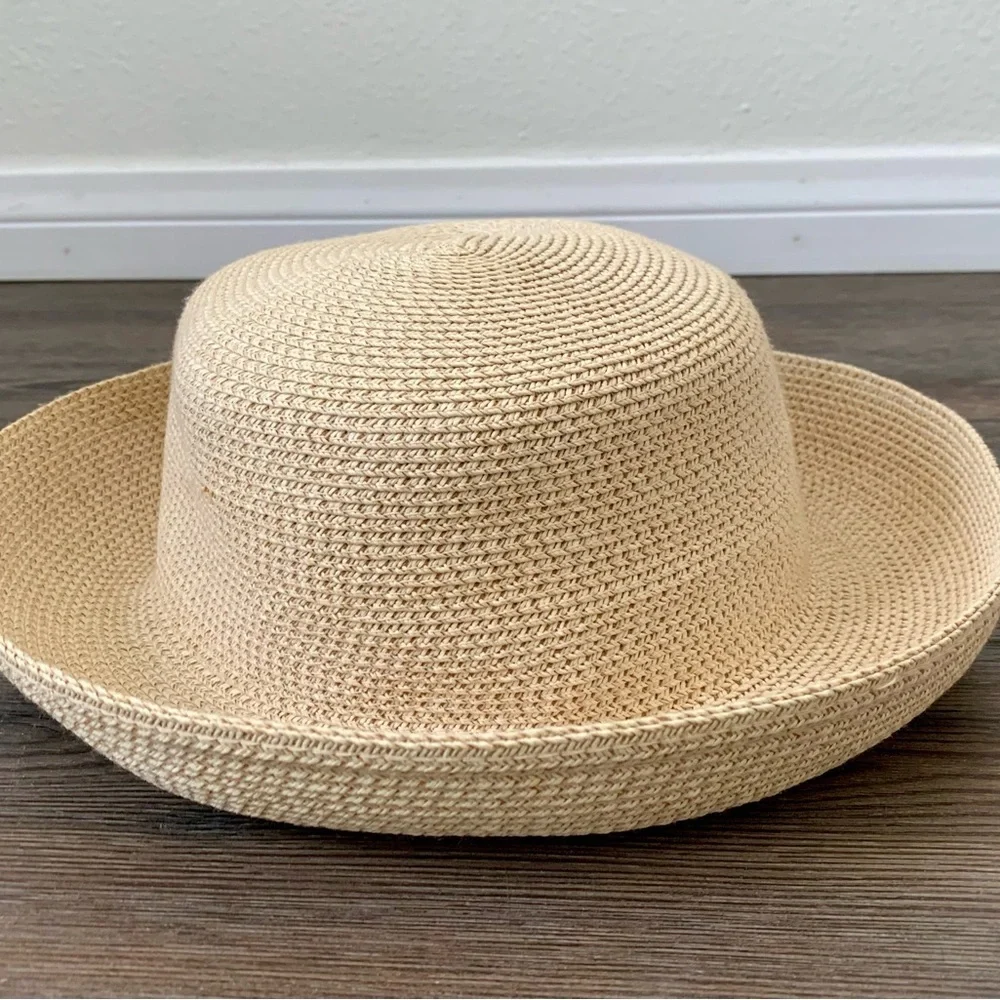 Vintage Charter club hat